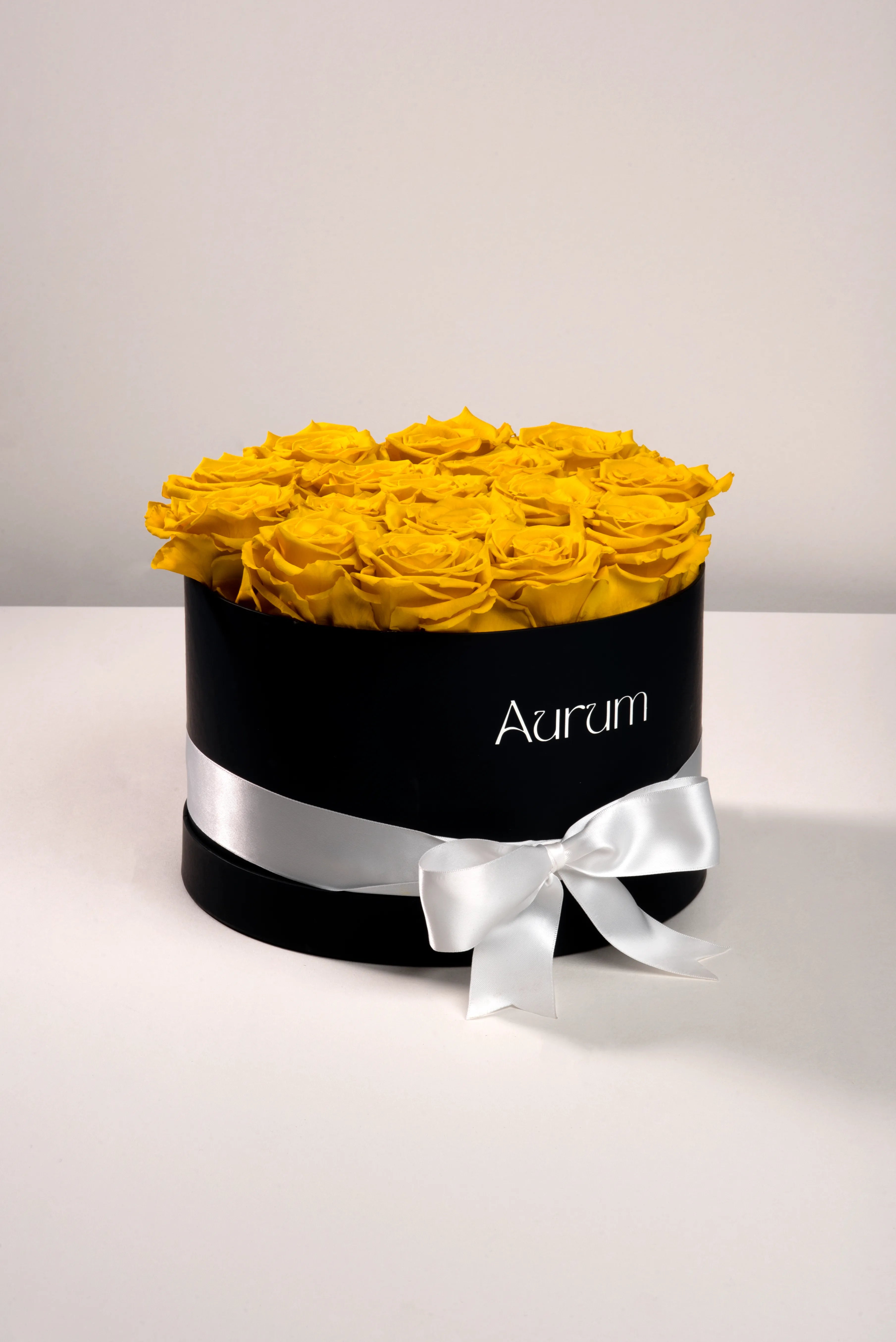 Deluxe Box 16 Roses Aurum Flowers